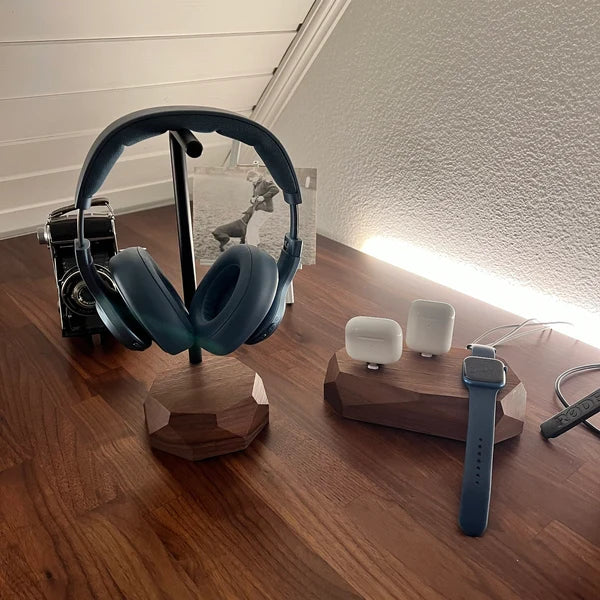 Support Casque Artisanal en Bois Massif